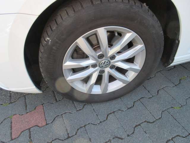 VW Passat Variant Business 2.0 TDI DSG NAVI AHK LED A 69.500 km 21.988 &euro; Bergkamen 59192