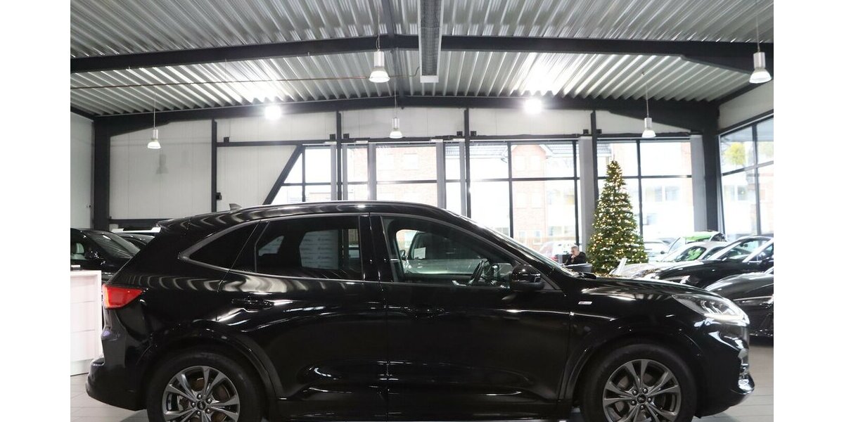 Ford Kuga 2.0 ECOBLUE STYLE ST-LINE SPORT BLACK / LED 125.000 km 16.888 &euro; Hamm 59077