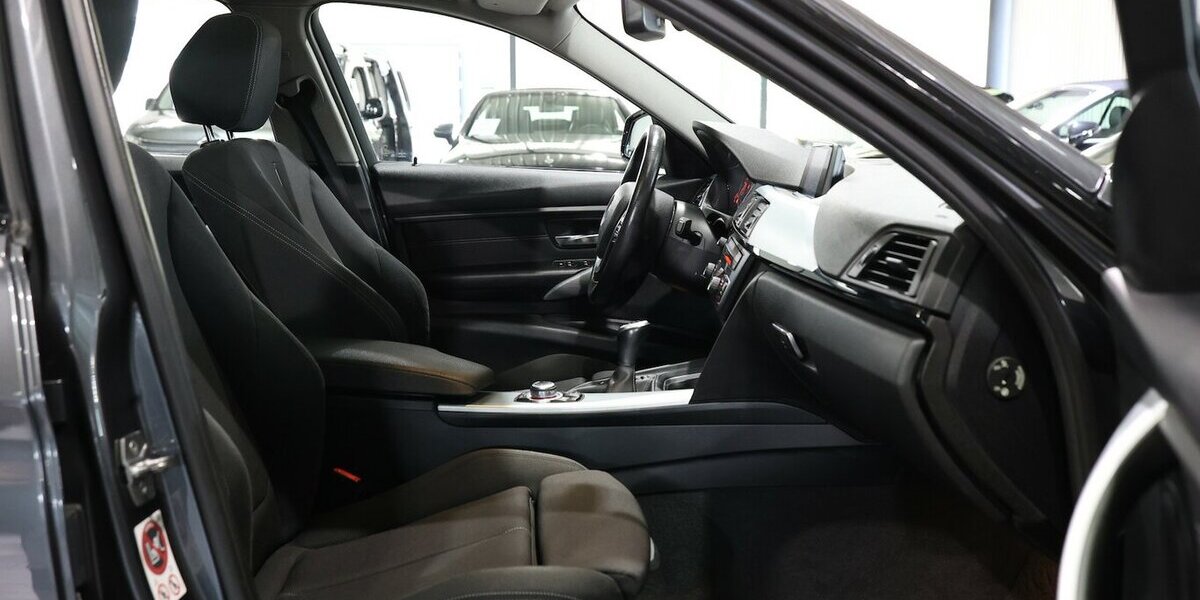 BMW 318d Touring blue PERFORMANCE SPORT / PANORAMA 80.000 km 14.993 &euro; Hamm 59077