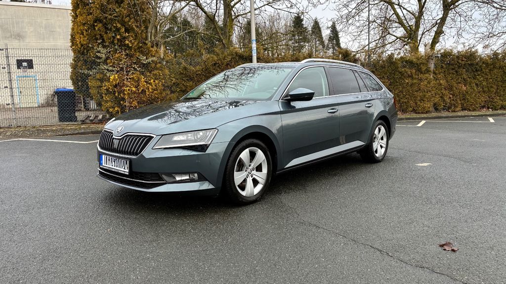 Skoda Superb 82.500 km 19.600 &euro; Hamm 59065
