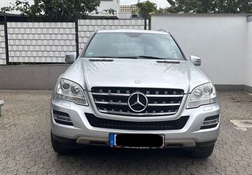Mercedes-Benz ML 300 177.000 km 13.500 &euro; Werl 59457