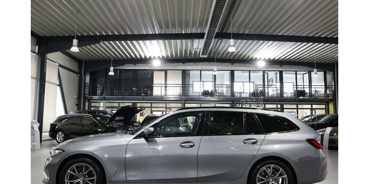 BMW 318d Touring SPORT SHADOW GREY&BROWN / PANORAMA 116.000 km 25.555 &euro; Hamm 59077