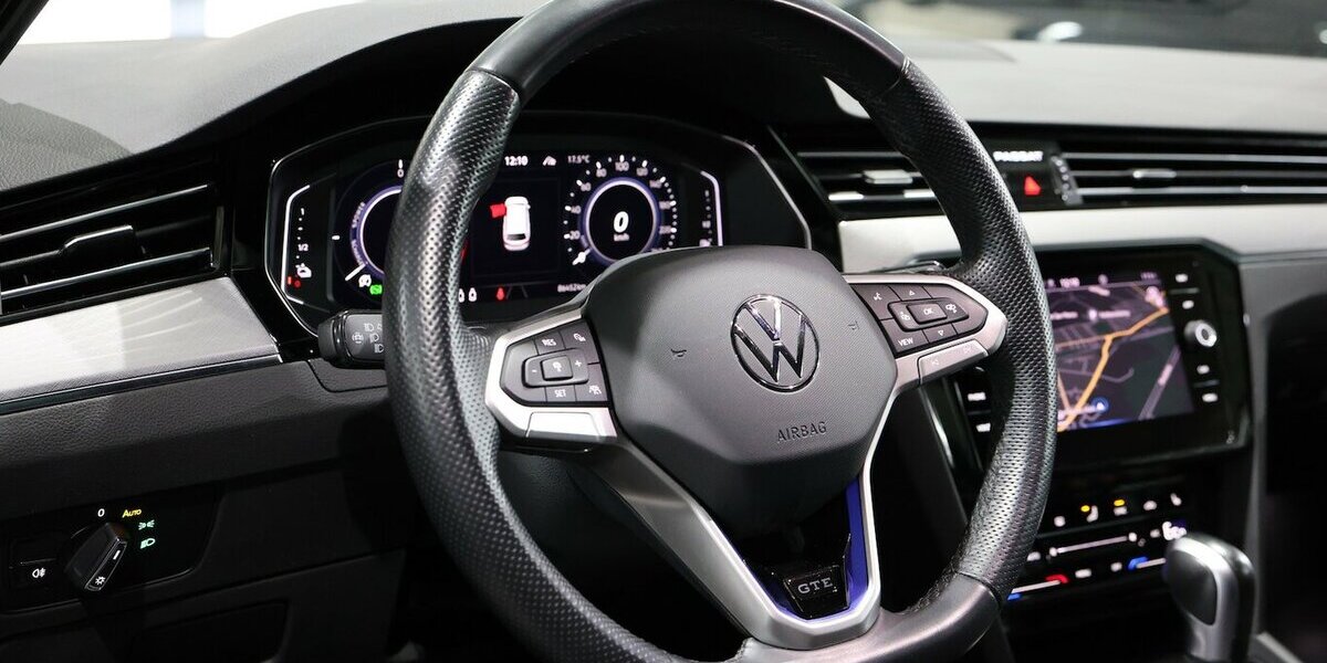 VW Passat Variant GTE DSG IQ BUSINESS R-LINE SPORT 86.000 km 23.991 &euro; Hamm 59077