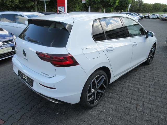 VW Golf Style 1.4 eHybrid DSG NAVI PANO IQ LIGHT HEAD 51.460 km 25.300 &euro; Bergkamen 59192