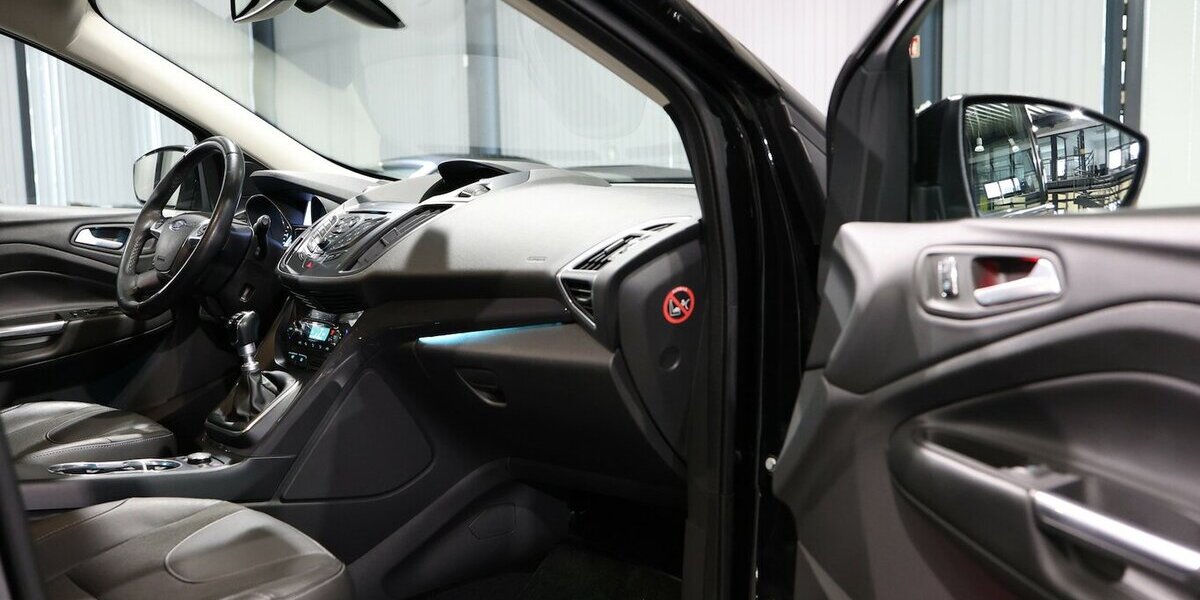 Ford Kuga 2.0 TDCI 4x4 TITANIUM / LEDER / NAVI+ 90.000 km 12.111 &euro; Hamm 59077