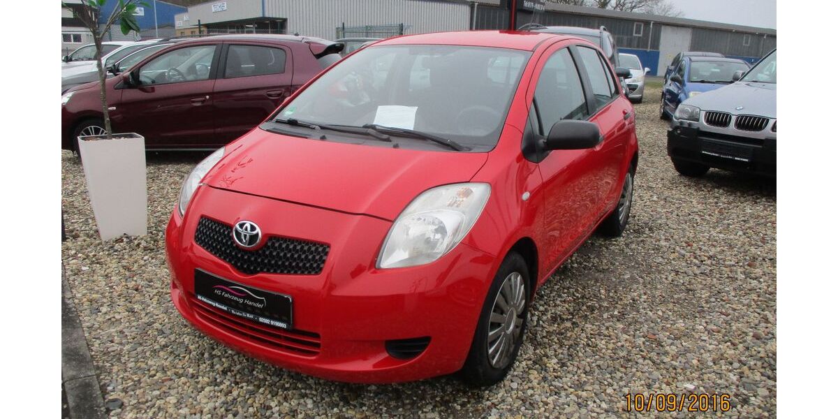 Toyota Yaris 174.856 km 2.499 &euro; Selm 59379