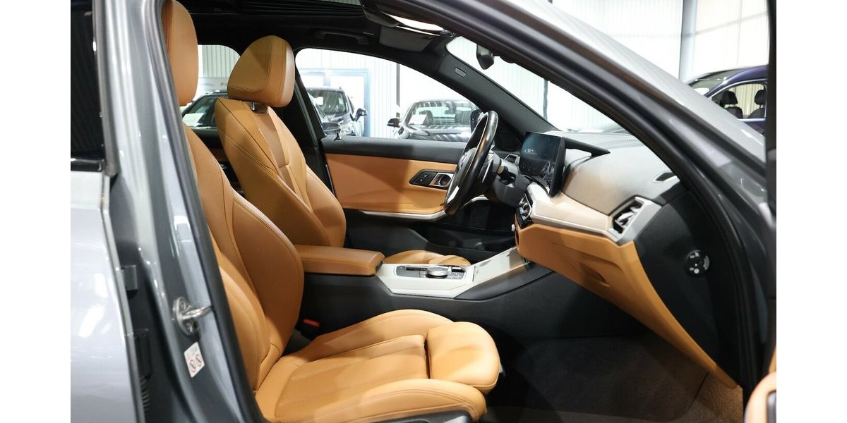 BMW 318d Touring SPORT SHADOW GREY&BROWN / PANORAMA 116.000 km 25.555 &euro; Hamm 59077