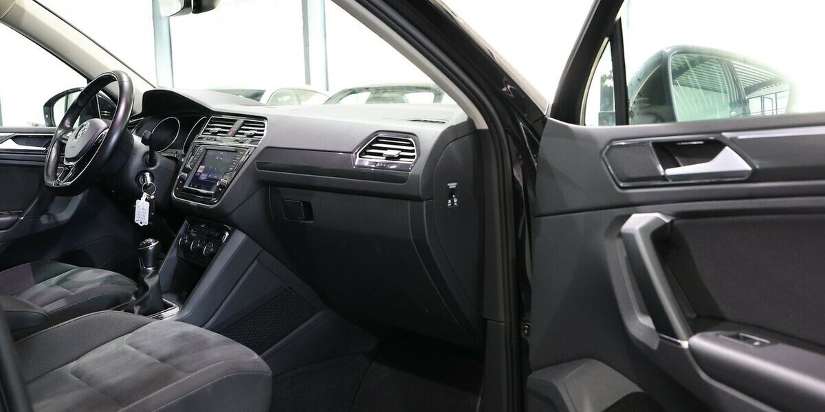 VW Tiguan 2.0 TDI HIGHLINE / LED, ACC+LANE, AHK 141.000 km 18.777 &euro; Hamm 59077