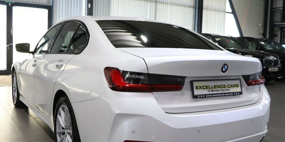 BMW 320d LIMOUSINE xDrive BUSINESS / CURVED / LED 68.000 km 29.333 &euro; Hamm 59077