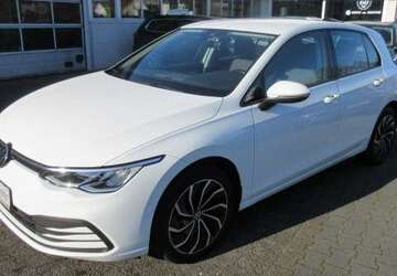 VW Golf Life 1.0 eTSI DSG NAVI AHK ACC ALU APS LED SI 62.980 km 20.988 &euro; Bergkamen 59192