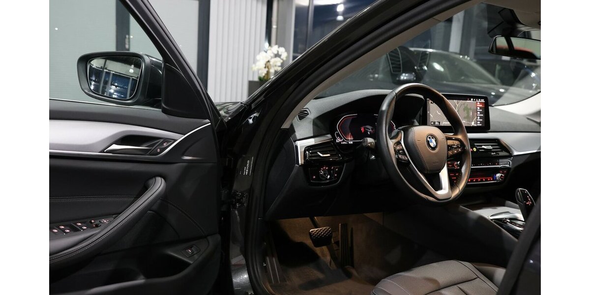 BMW 520d Touring xDrive BUSINESS EL.VOLL-LEDER, LED 14.000 km 38.444 &euro; Hamm 59077