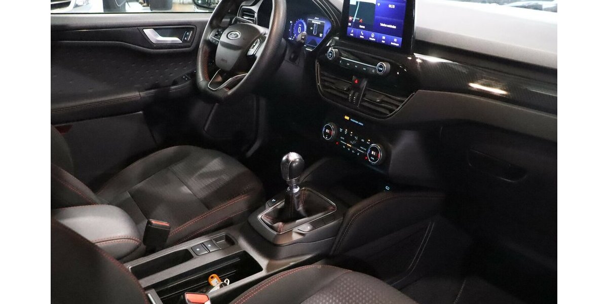 Ford Kuga 2.0 ECOBLUE STYLE ST-LINE SPORT BLACK / LED 125.000 km 16.888 &euro; Hamm 59077