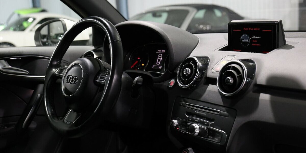 Audi A1 1.6 TDI SPORT WHITE / XENON, NAVI-MMI, LEDER 111.000 km 11.881 &euro; Hamm 59077