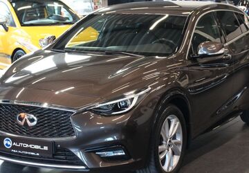 INFINITI Q30 66.213 km 14.990 &euro; Bergkamen 59192