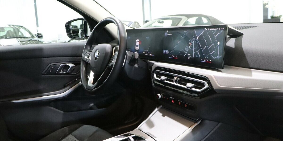 BMW 320d LIMOUSINE xDrive BUSINESS / CURVED / LED 68.000 km 29.333 &euro; Hamm 59077