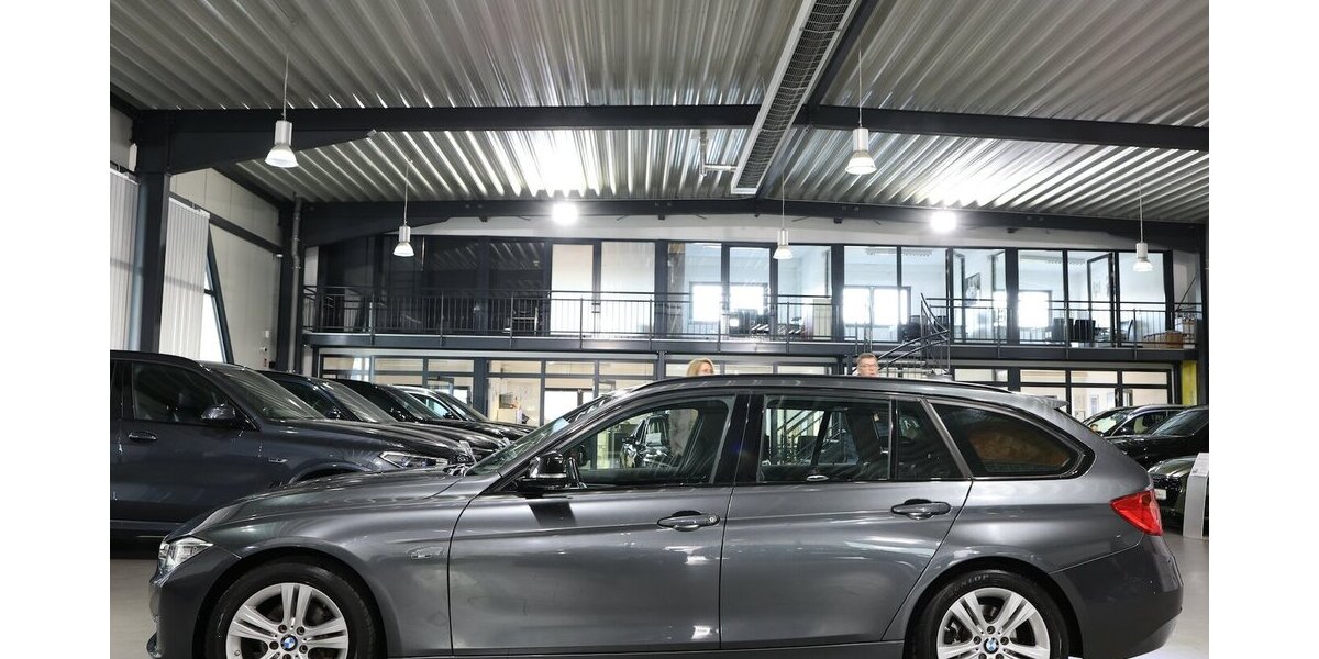 BMW 318d Touring blue PERFORMANCE SPORT / PANORAMA 80.000 km 14.993 &euro; Hamm 59077