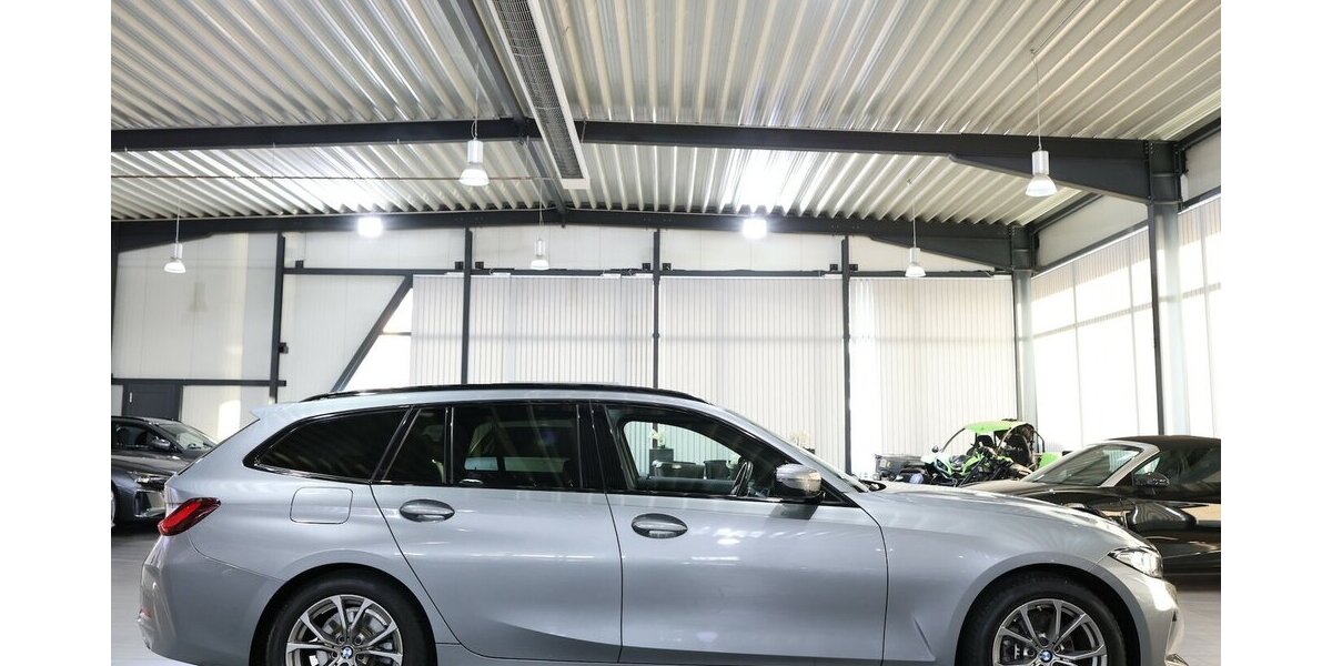 BMW 318d Touring ADVANTAGE CURVED+NAVI, LEDER, LED 67.000 km 29.444 &euro; Hamm 59077