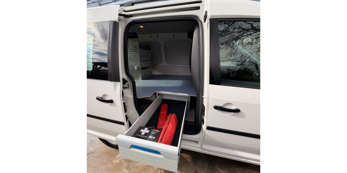 VW Caddy 121.800 km 8.888 &euro; Ahlen 59227