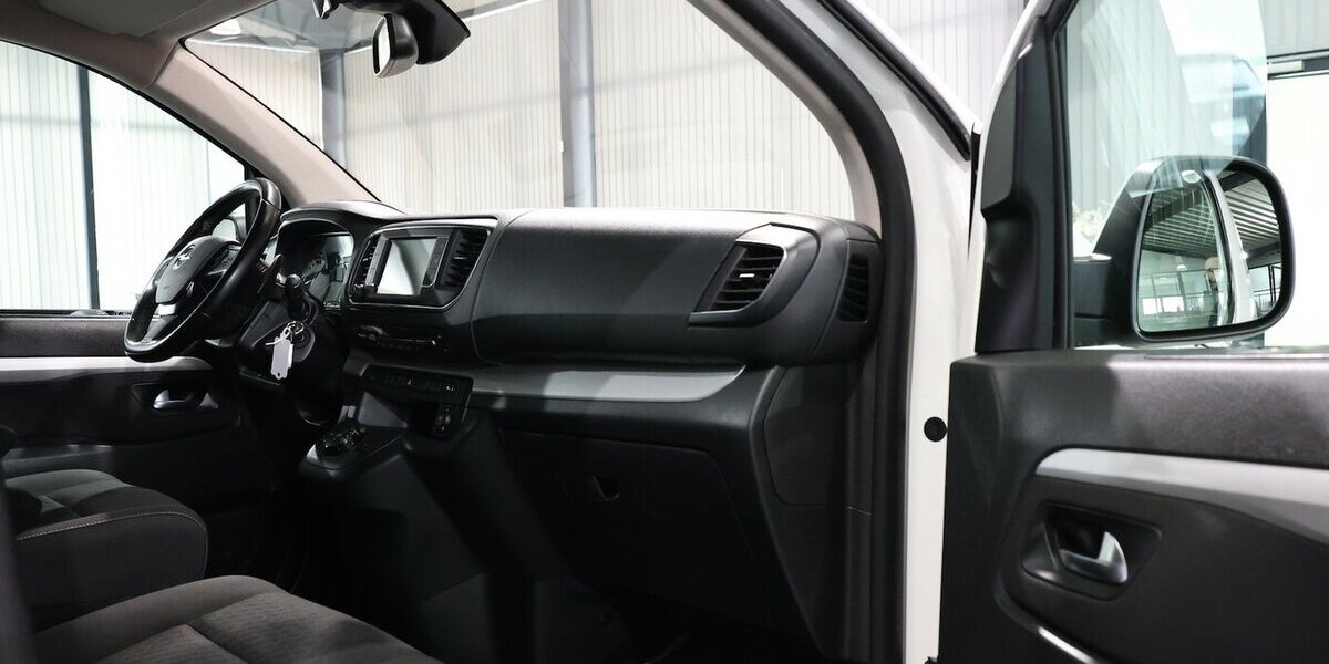 Opel Zafira Life 2.0 CDTI EDITION-M INNOVATION 8-SITZ 150.000 km 25.991 &euro; Hamm 59077