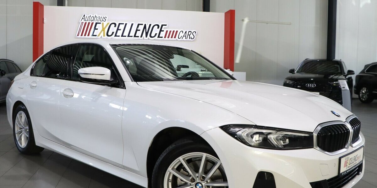 BMW 320d LIMOUSINE xDrive BUSINESS / CURVED / LED 68.000 km 29.333 &euro; Hamm 59077