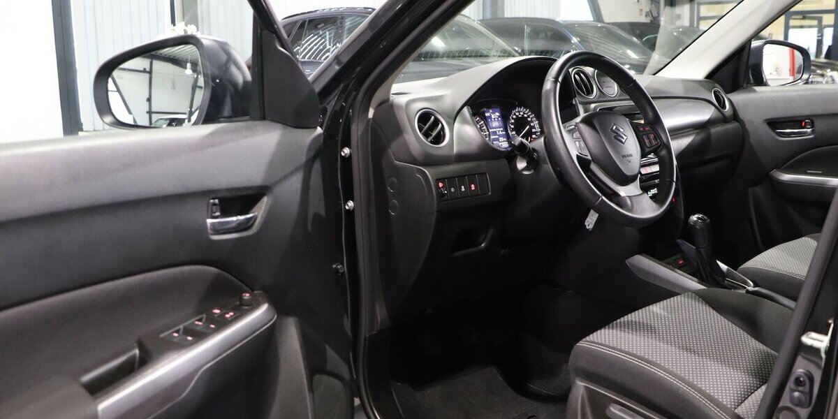 Suzuki Vitara 1.0 CLUB / NAVI+KAMERA, KLIMAAUTOMATIK 62.000 km 12.777 &euro; Hamm 59077