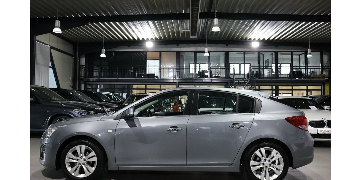 Chevrolet Cruze HATCHBACK 1.4 LTZ / SCHIEBEDACH,LEDER,NAVI 128.000 km 5.777 &euro; Hamm 59077