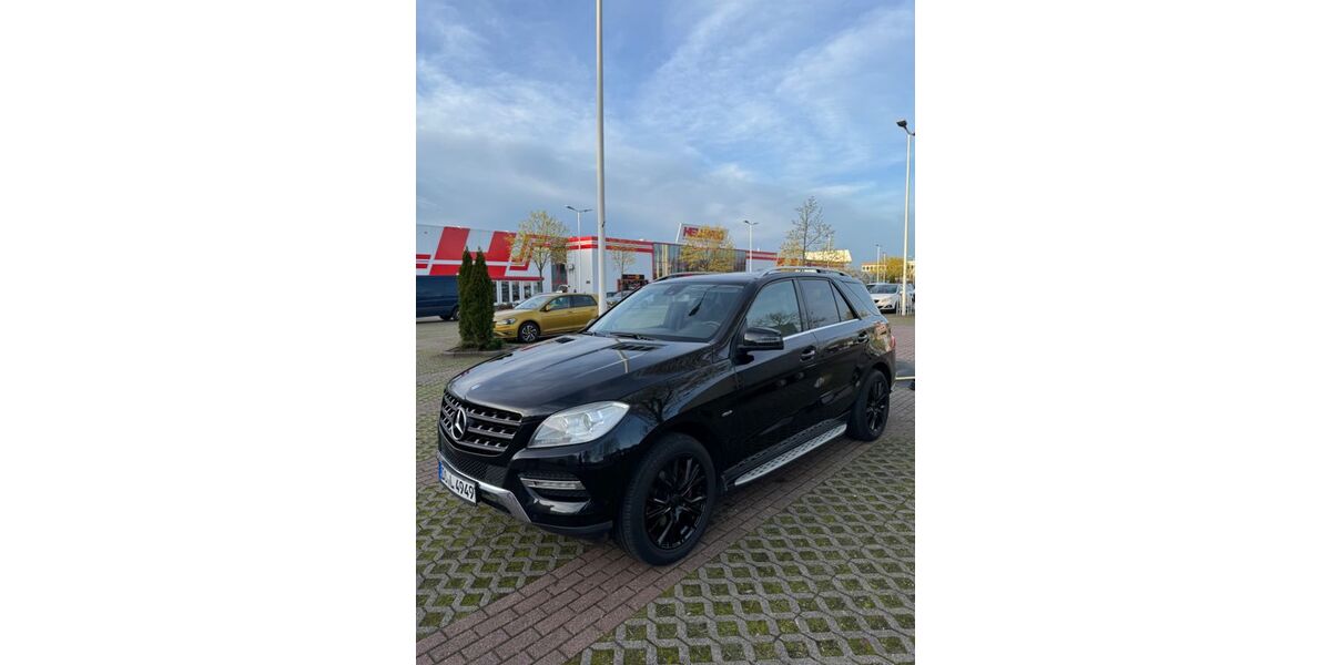 Mercedes-Benz ML 350 305.000 km 11.000 &euro; Dortmund 44145