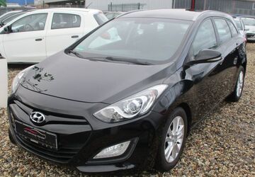 Hyundai i30 176.584 km 5.999 &euro; Selm 59379