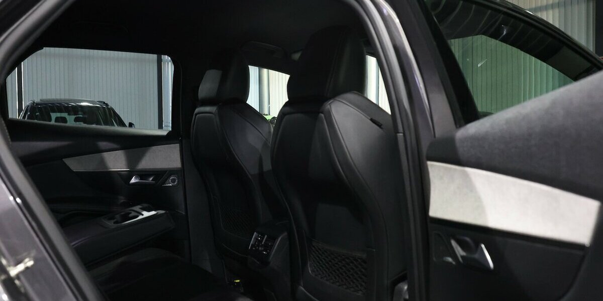 Peugeot 3008 2.0 BLUE-HDI 180 GT-LINE-SPORT / I-COCKPIT 138.000 km 18.444 &euro; Hamm 59077