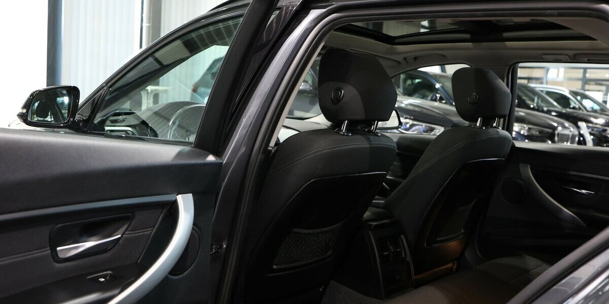 BMW 318d Touring blue PERFORMANCE SPORT / PANORAMA 80.000 km 14.993 &euro; Hamm 59077