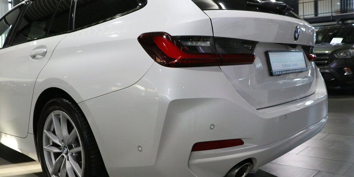 BMW 318d Touring SHADOW LEDER CURVED LED 3-ZONEN 40.000 km 30.444 &euro; Hamm 59077