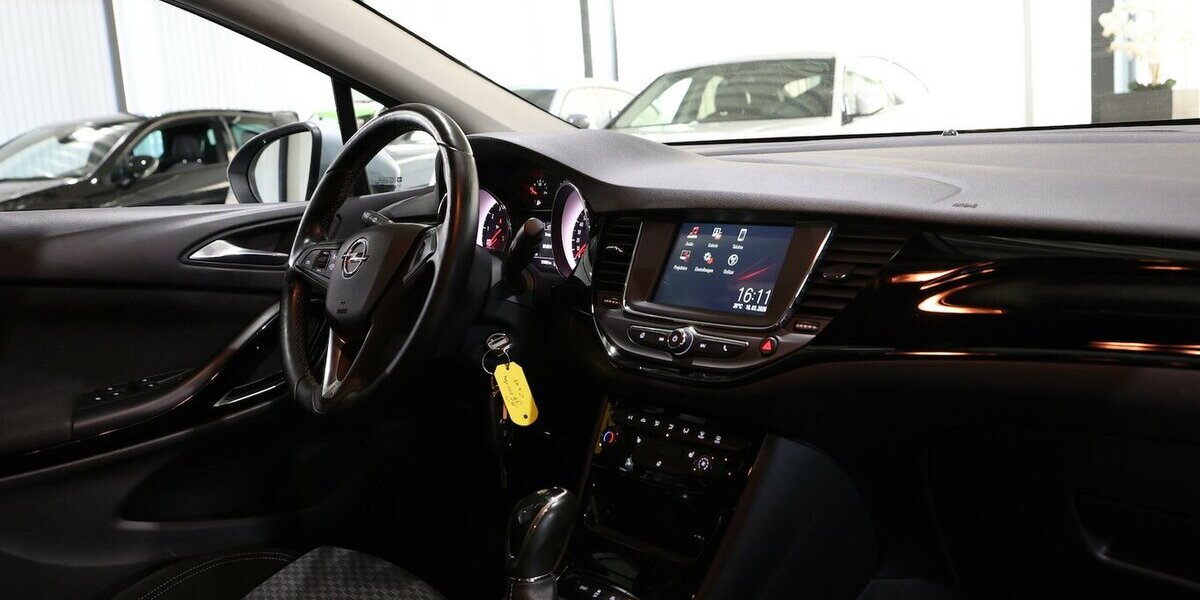 Opel Astra K ST 1.6 T ACTIVE 200-PS / APPLE+ANDROID 130.000 km 10.444 &euro; Hamm 59077