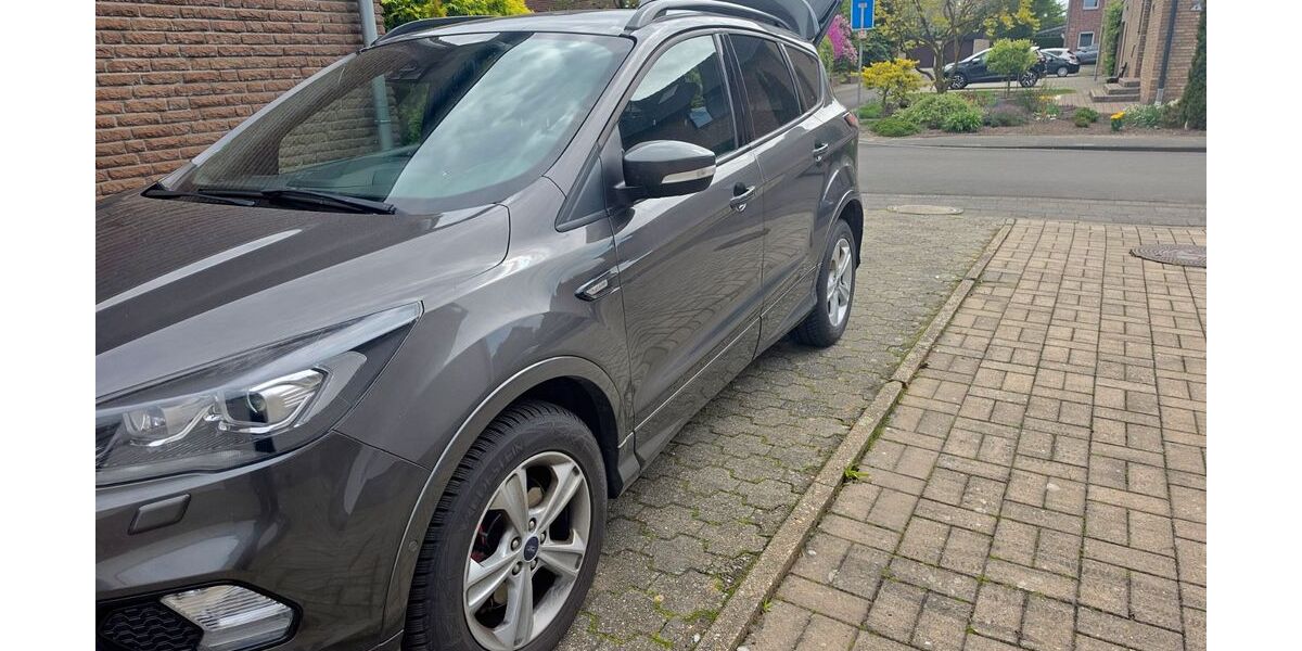Ford Kuga 136.322 km 17.500 &euro; Sendenhorst 48324