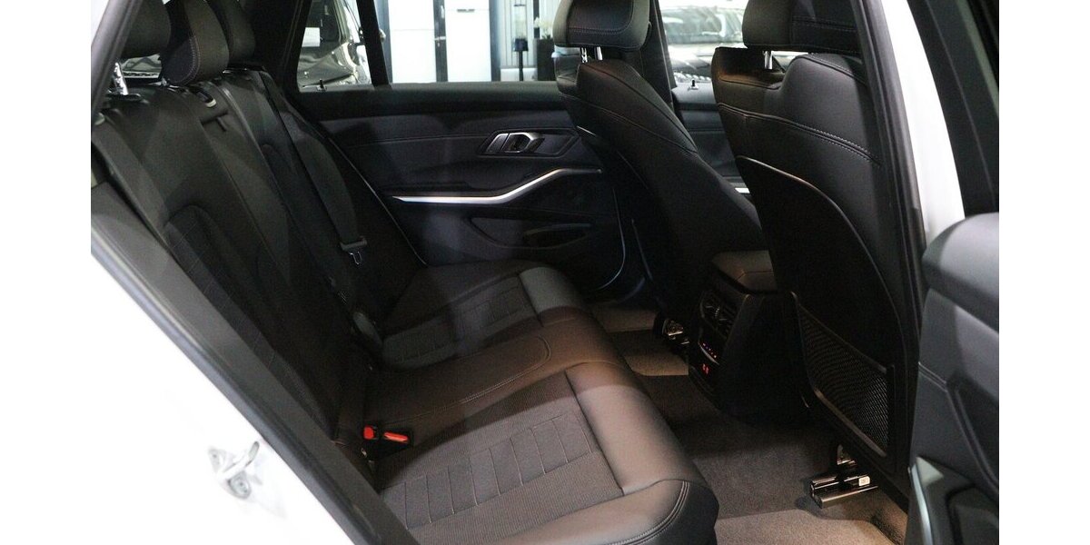 BMW 318d Touring SHADOW LEDER CURVED LED 3-ZONEN 40.000 km 30.444 &euro; Hamm 59077