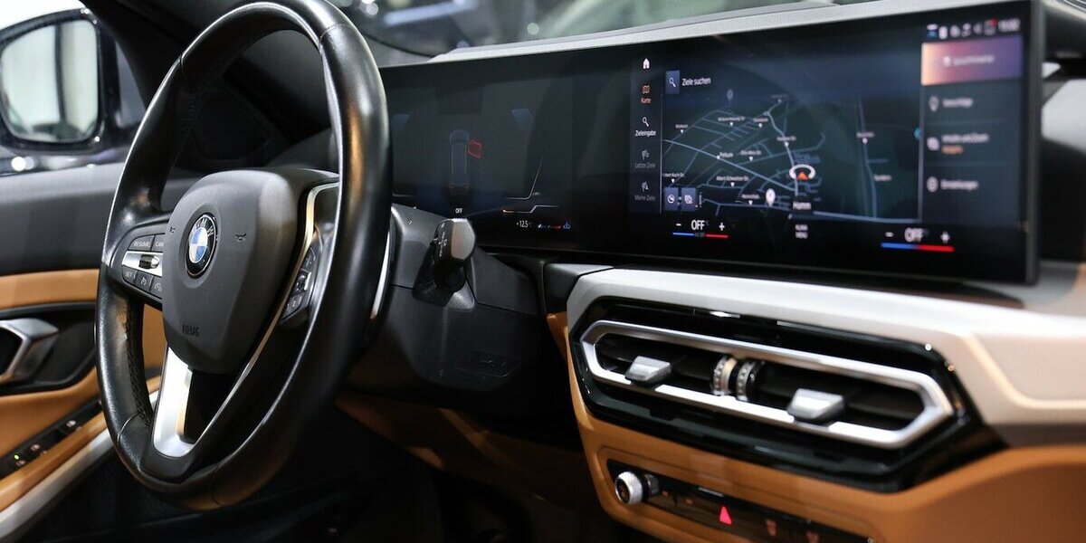 BMW 318d Touring SPORT SHADOW GREY&BROWN / PANORAMA 116.000 km 25.555 &euro; Hamm 59077