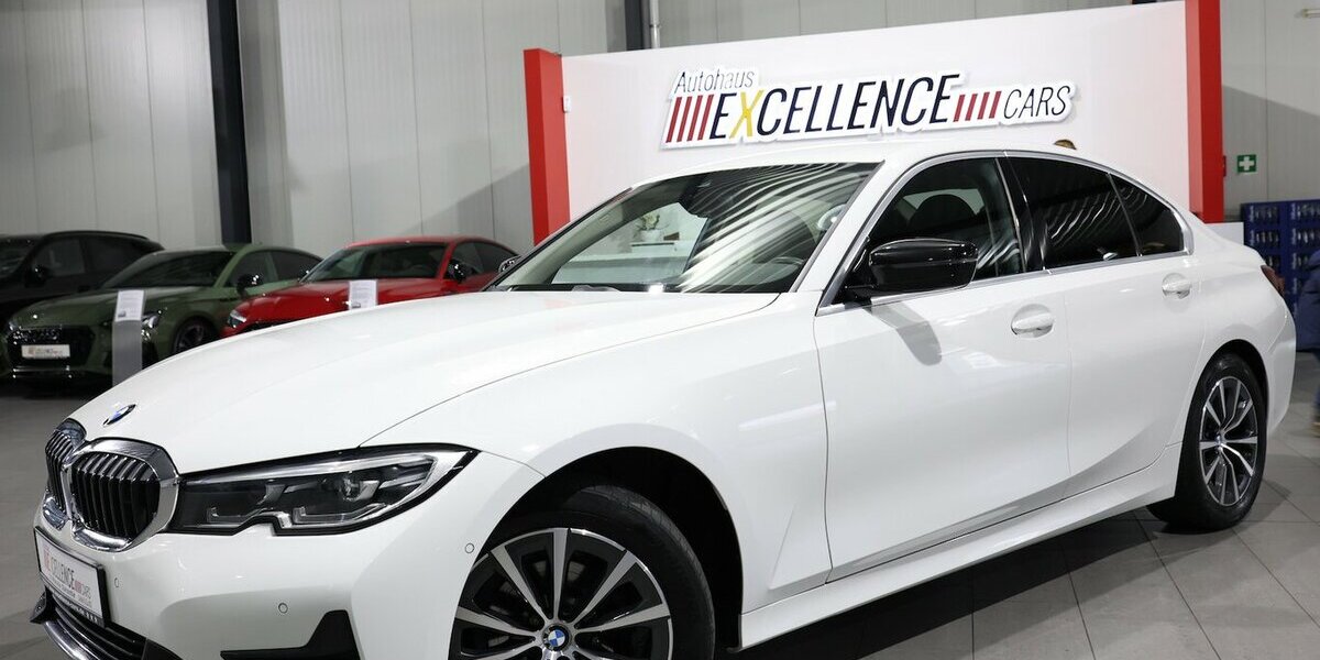 BMW 318d SPORT-LINE / LEDER, LIVE-COCKPIT-PRO, LED 107.000 km 26.993 &euro; Hamm 59077