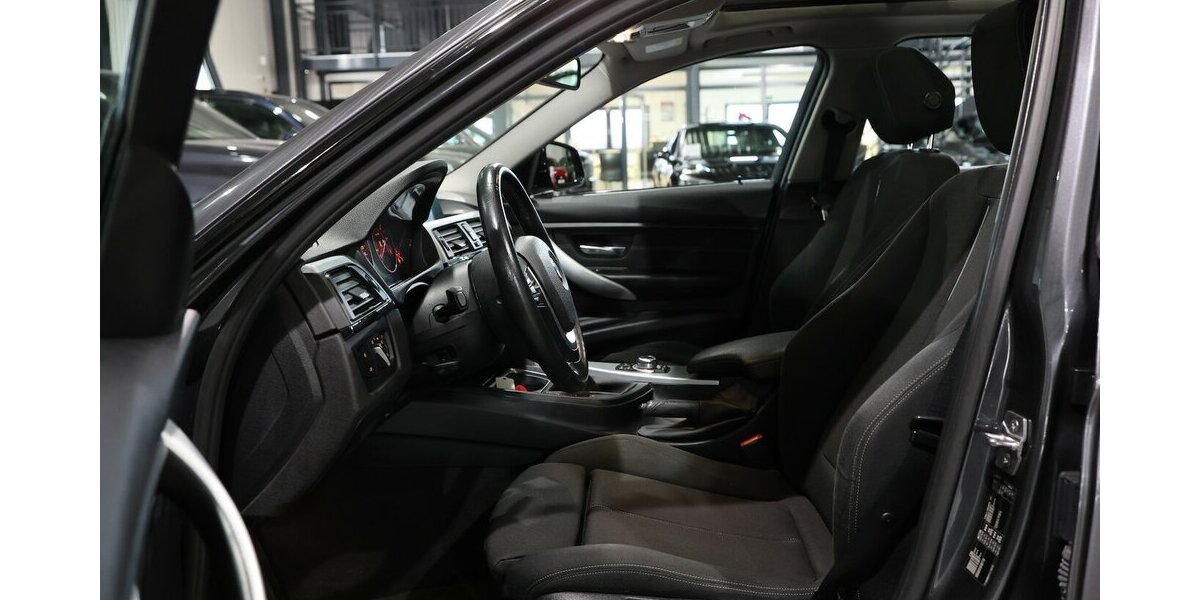 BMW 318d Touring blue PERFORMANCE SPORT / PANORAMA 80.000 km 14.993 &euro; Hamm 59077