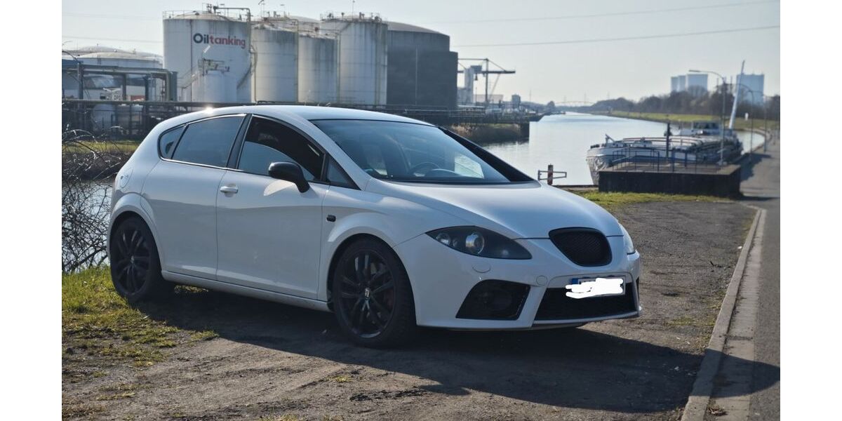 Seat Leon 90.500 km 10.500 &euro; Hamm 59067