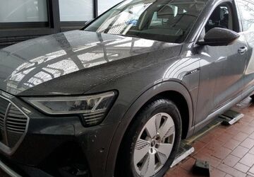 Audi e-tron 77.257 km 32.184 &euro; Hamm 59067