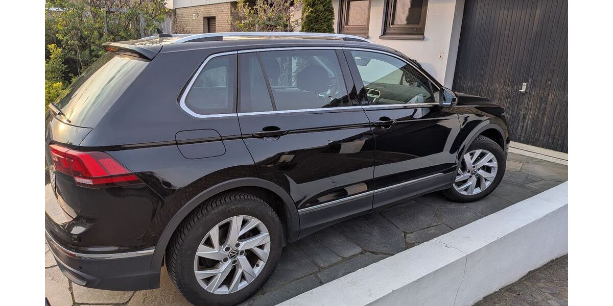 VW Tiguan 75.500 km 23.850 &euro; Dortmund 44369
