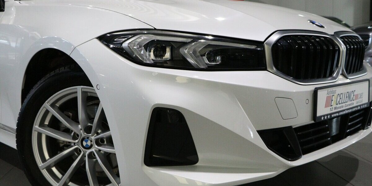 BMW 318d Touring SHADOW LEDER CURVED LED 3-ZONEN 40.000 km 30.444 &euro; Hamm 59077