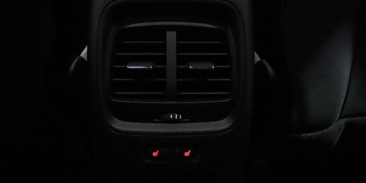 Ford Kuga 2.0 ECOBLUE STYLE ST-LINE SPORT BLACK / LED 125.000 km 16.888 &euro; Hamm 59077