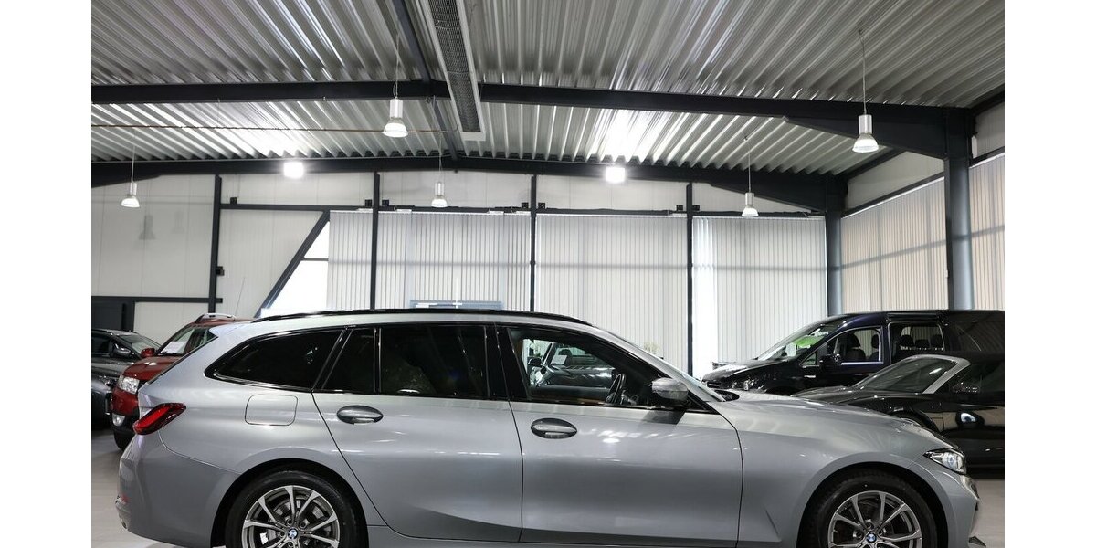 BMW 318d Touring SPORT SHADOW GREY&BROWN / PANORAMA 116.000 km 25.555 &euro; Hamm 59077