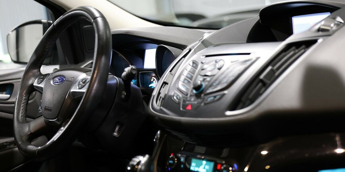 Ford Kuga 2.0 TDCI 4x4 TITANIUM / LEDER / NAVI+ 90.000 km 12.111 &euro; Hamm 59077