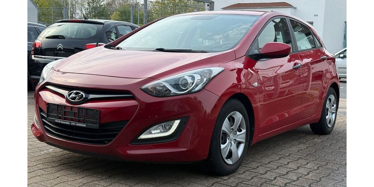 Hyundai i30 74.000 km 6.950 &euro; Hamm 59077
