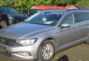 VW Passat Variant Business 2.0 TDI DSG NAVI AHK KAMER 168.000 km 19.699 &euro; Bergkamen 59192