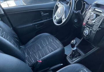 Kia Venga 98.000 km 7.390 &euro; Dortmund 44287