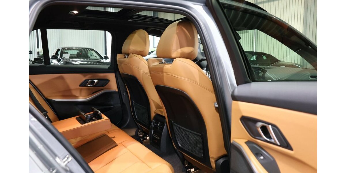 BMW 318d Touring SPORT SHADOW GREY&BROWN / PANORAMA 116.000 km 25.555 &euro; Hamm 59077