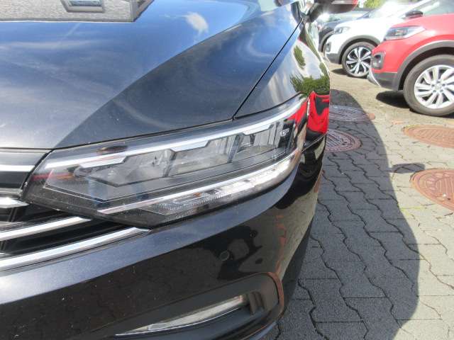 VW Passat Variant Business 2.0 TDI DSG NAVI AHK LED K 146.960 km 19.988 &euro; Bergkamen 59192