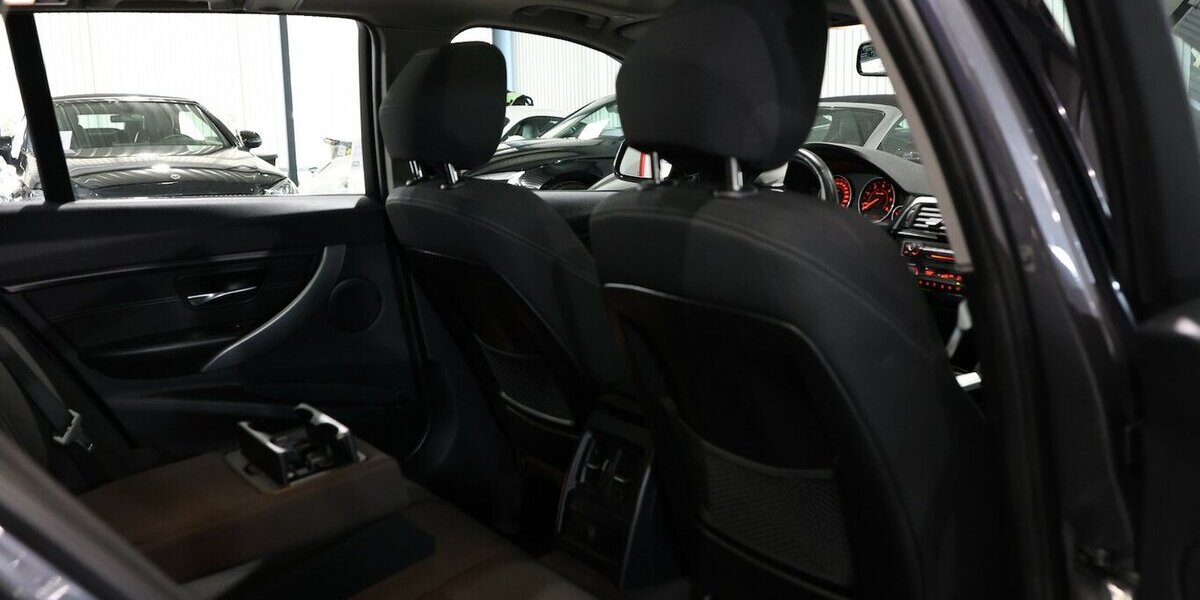 BMW 318d Touring blue PERFORMANCE SPORT / PANORAMA 80.000 km 14.993 &euro; Hamm 59077